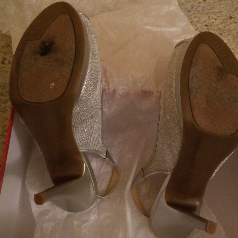 Shoes - Picture 3 of 4